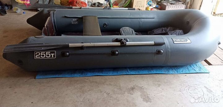 Лодка пеликан 255т