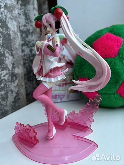 Аниме фигурка оригинал Сакура Мику
