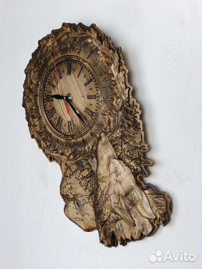 Часы настенные из массива дерева 