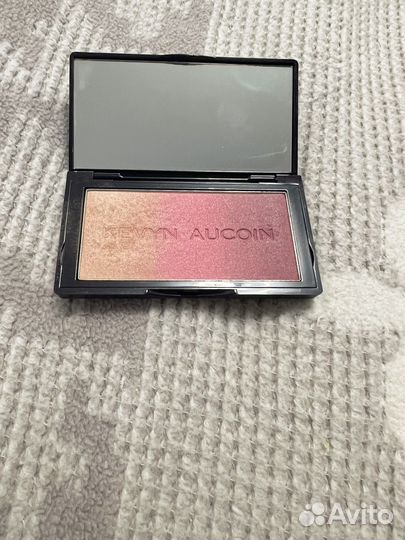 Румяна Kevyn Aucoin