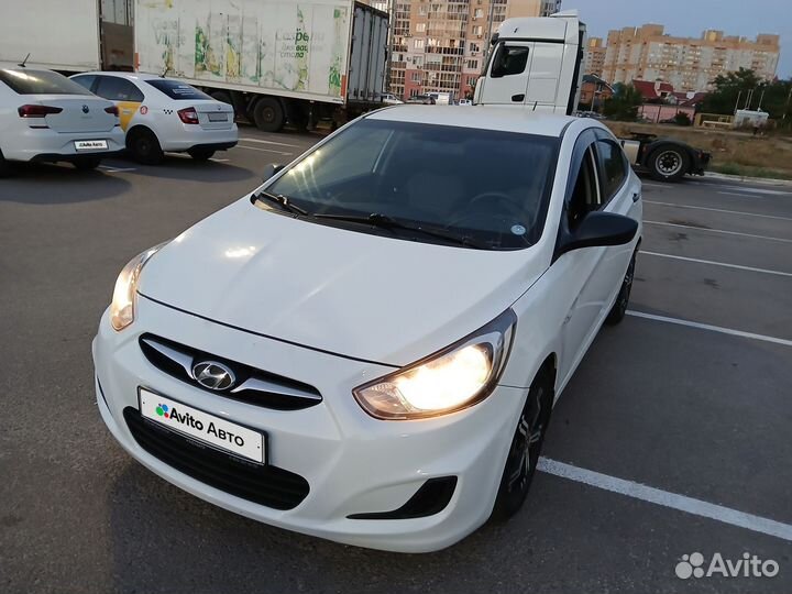 Hyundai Solaris 1.4 AT, 2012, 258 000 км