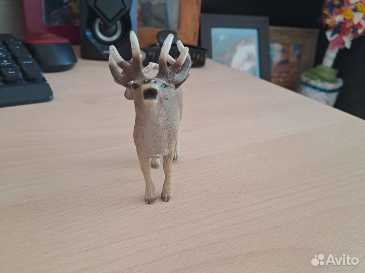 Фигурка оленя Schleich