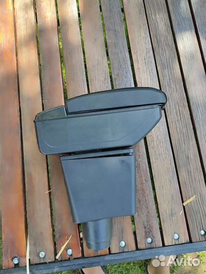 Подлокотник для renault logan 2