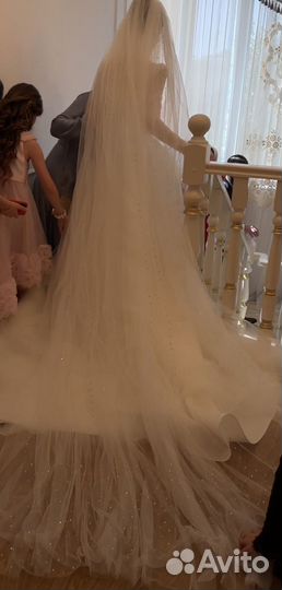 Свадебное платье и фата