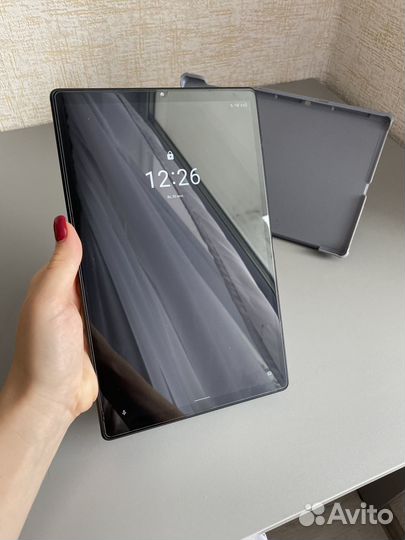 Планшет Lenovo M10 FHD Plus TB-X606F