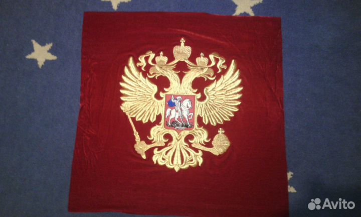 Герб России вышитый на красном бархате