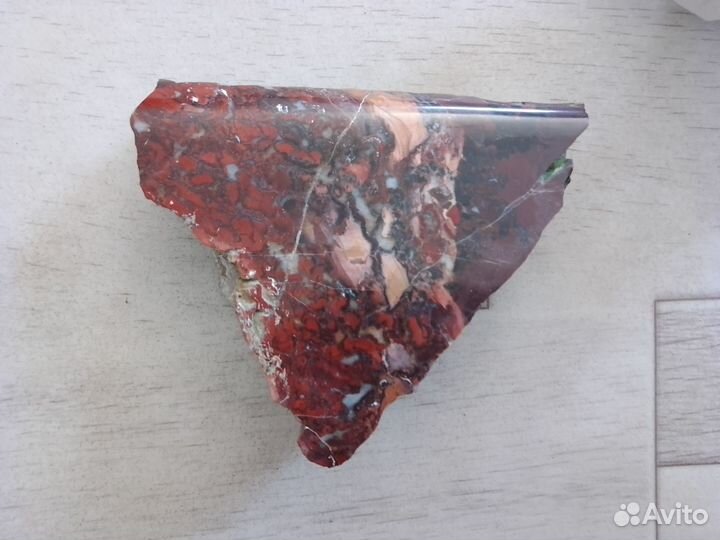 Красная яшма 392 гр без обработки