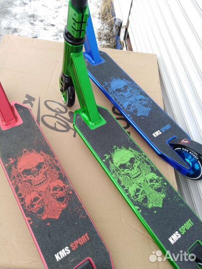 Самокат трюковой KMS 110mm (металл) V-руль