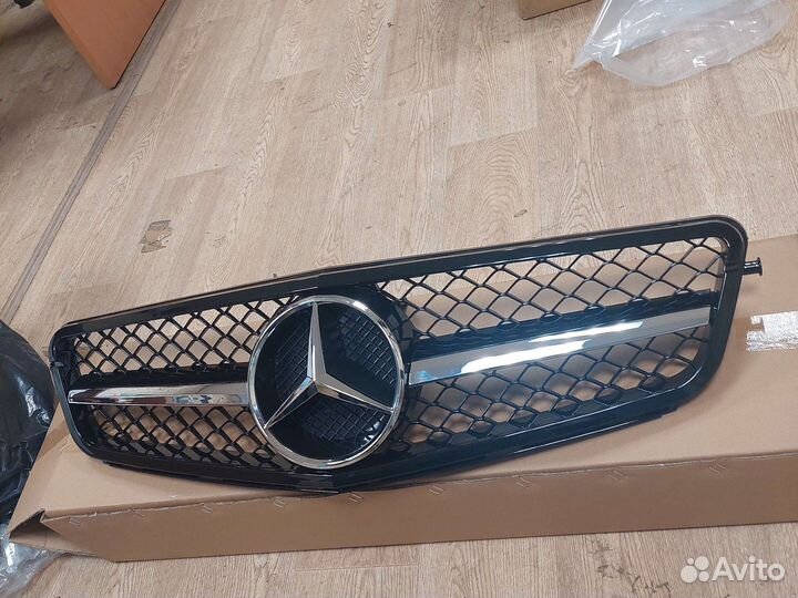 Решетка радиатора Mercedes w204 c204