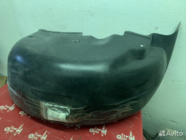 Citroen C-Crosser Подкрылок задний левый