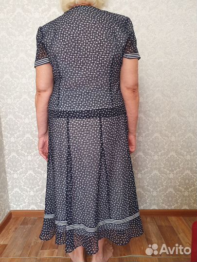 Костюм женский 56 размера