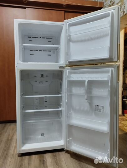 Холодильник 2х камерный
