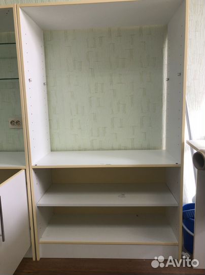 Стеллаж,витрина,шкафчик