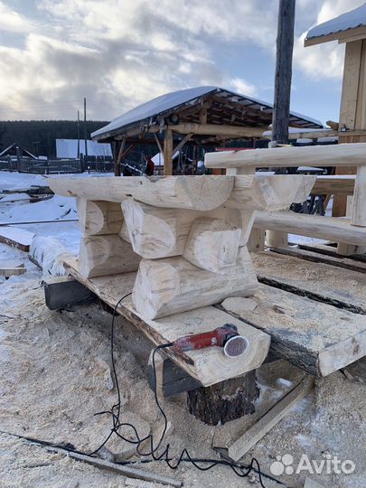 Стол из массива бревна