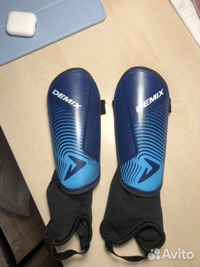 Щитки футбольные детские