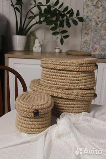 Набор овальных корзин из джута с крышками