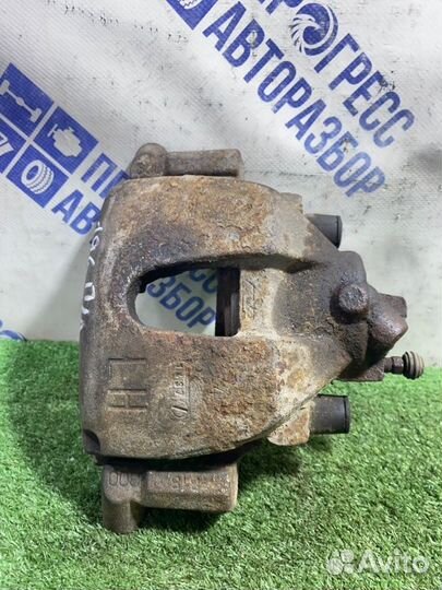 Суппорт передний левый Volvo S40 седан 2.4 B5244S