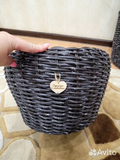 Кашпо из искусственного ротанга
