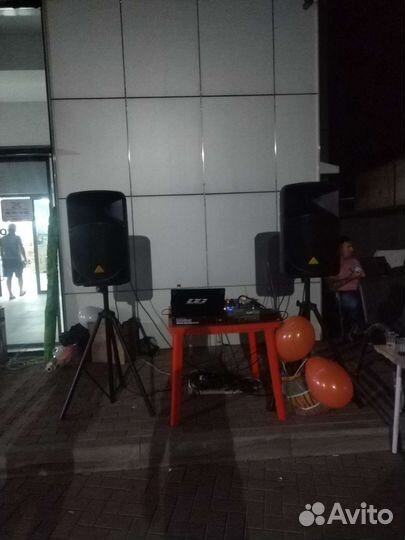 Активные колонки behringer b115d