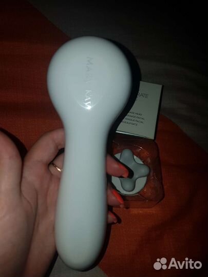 Щетка массажная для умывания Mary Kay