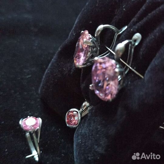 Серьги, кольцо 17р-р и подвеска