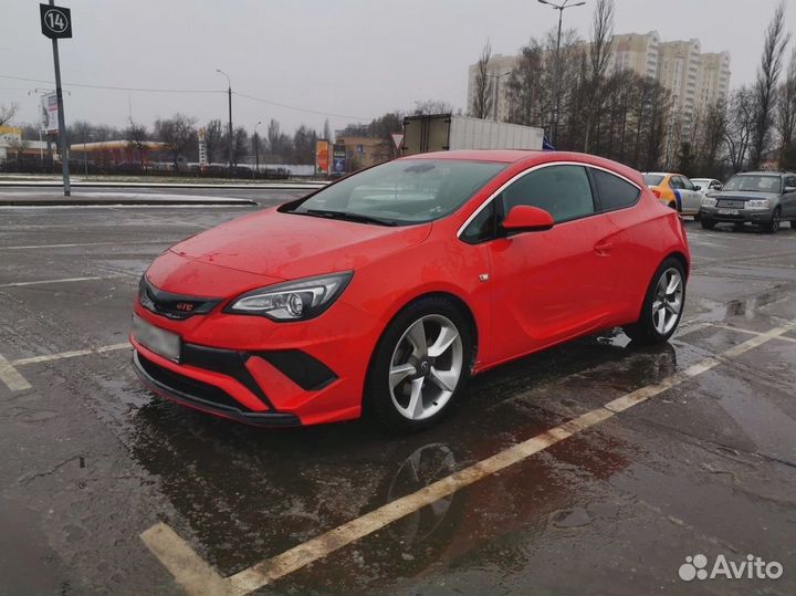 Бампер передний Opel Astra J GTC