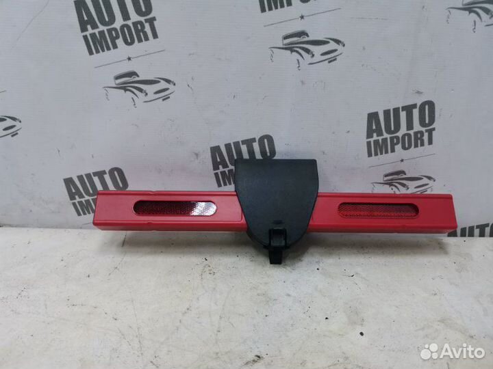 Знак аварийной остановки Audi A6 C6