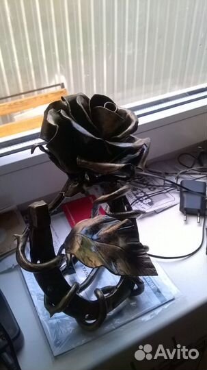 Роза кованая