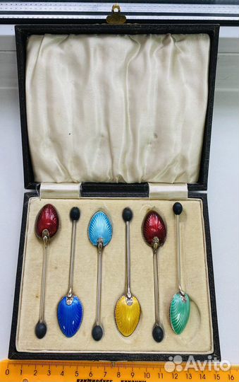 Комплект серебряных ложек с эмалью в футляре