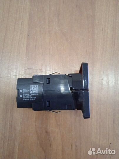 Кнопка аварийной сигнализации Bmw 5 G30 B47D20A