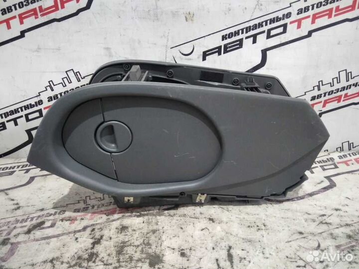 Бардачок toyota prius ZVW30 ZVW35 В центральную ко