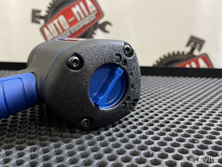 Пневмогайковерт ударный