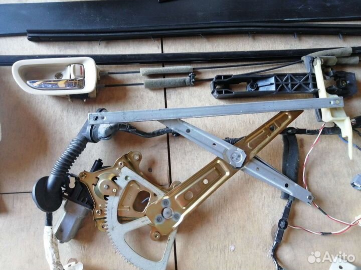 Двери на запчасти цена договорная