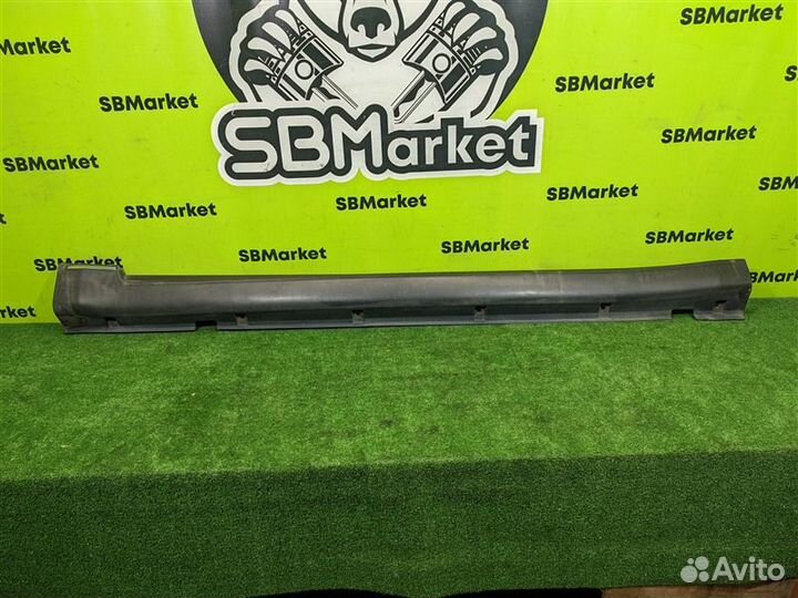 Порог пластиковый (внешний) левый Infiniti Fx35