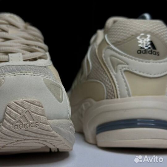 Кроссовки Adidas Response CL beige