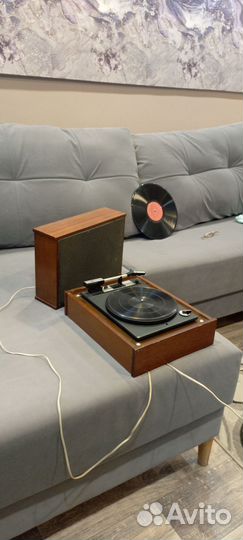 Проигрыватель винила рабочий
