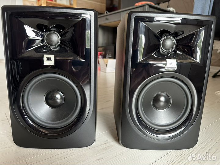 Профессиональные студийные мониторы JBL 305P mkii