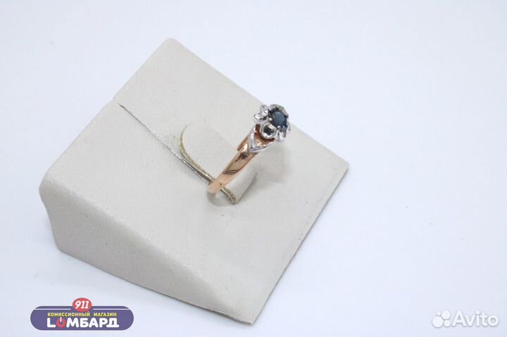 Золотое кольцо с бриллиантами и сапфиром 585