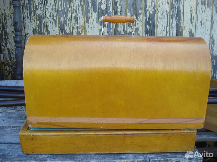 Швейная машинка Подольск 60-х годов СССР