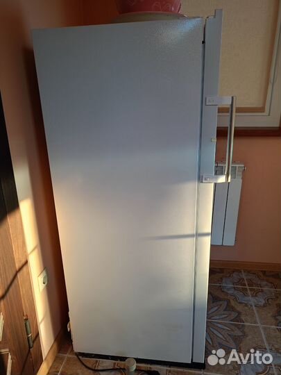 Морозильная камера HaierHF260WG