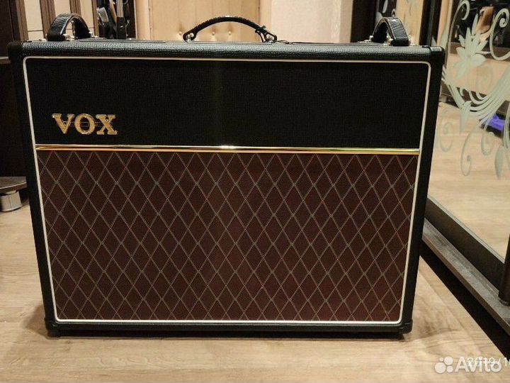 Ламповый комбоусилитель vox ac15c2