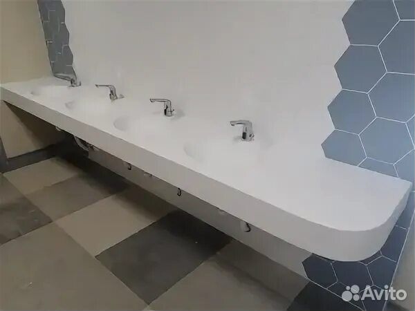 Столешницы санузлы в ТЦ из искусственного камня