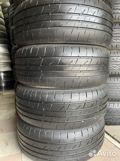 Bridgestone Playz PX 215/50 R17