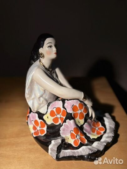 Статуэтка Цыганка Земфира дулево