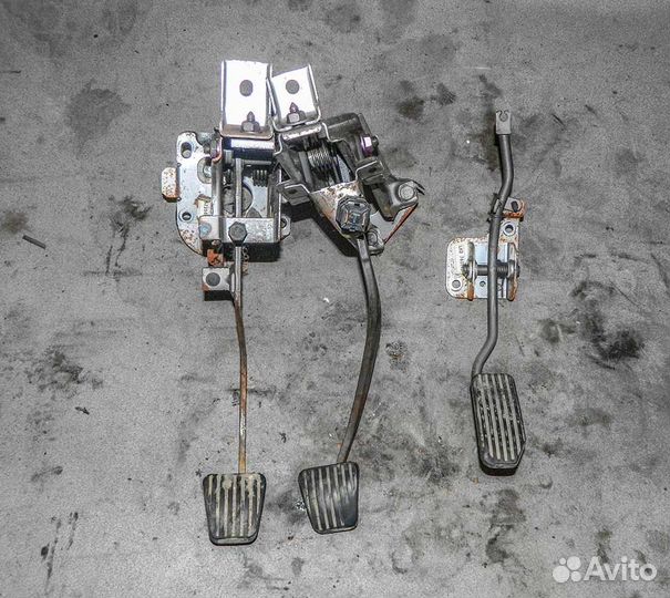 Педаль газа, тормоза, сцепления Chevrolet Lanos