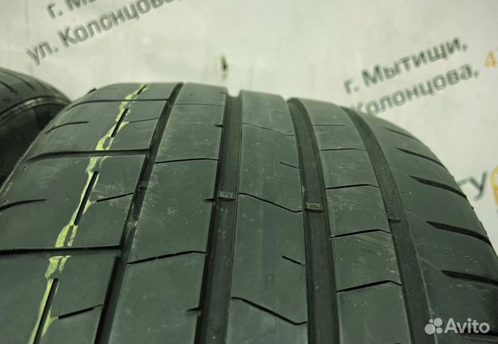 Pirelli P Zero PZ4 235/35 R19 94Y