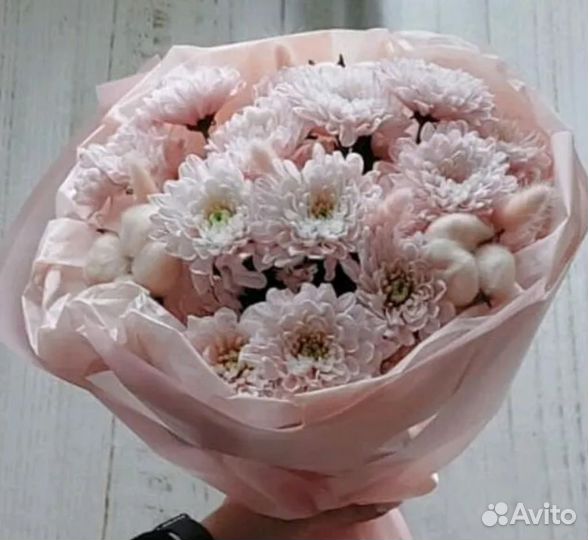 Букет Хризантем с хлопком и лагурусом Доставка