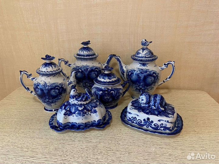 Гжель, масленки, чайники