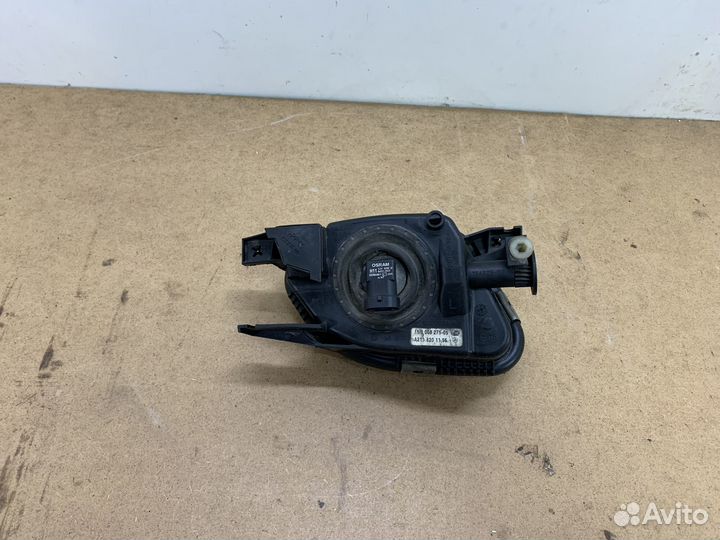 Фара противотуманная левая Mersedes-Benz W211