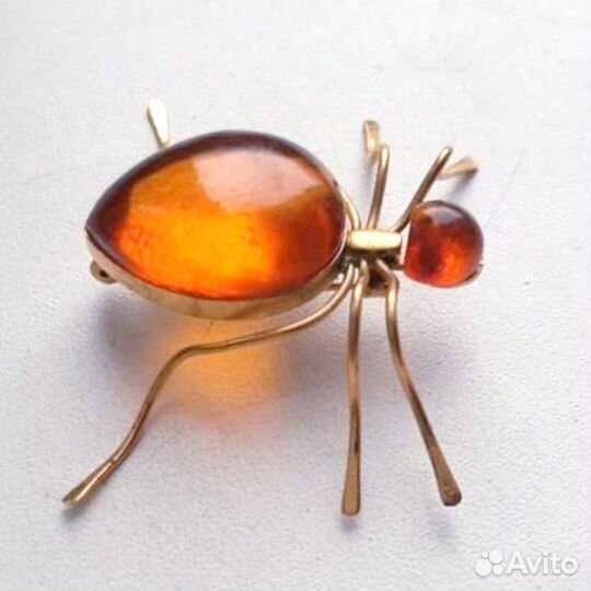 Янтарь от броши-жука СССР